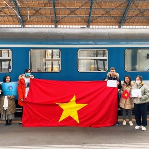 Ep1584: VOV - Tin trong nước: Đã có gần 50 người Việt Nam từ Ukraina sang đến Budapest - Hunggary cover