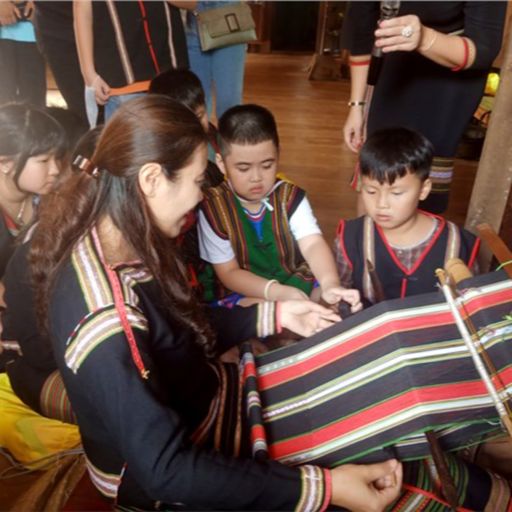 Ep3920: Tin trong nước: Đắk Lắk: Nhiều hoạt động trải nghiệm văn hóa dân tộc tại chỗ cho thiếu nhi cover