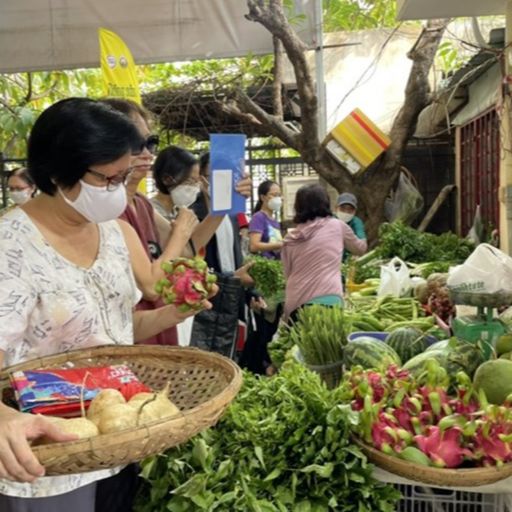 Ep7827: Tin trong nước - Người tiêu dùng TP.HCM tìm thực phẩm sạch từ Phiên chợ Xanh- Tử tế cover