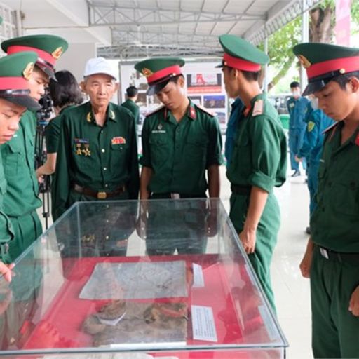 Ep8235: Tin trong nước - Quân khu V: Triển lãm “Chủ tịch Hồ Chí Minh với phong trào Thi đua ái quốc” cover