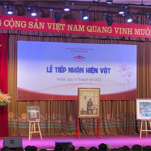 Ep9519: Tin trong nước - Tiếp nhận 3 tác phẩm tranh về Bác Hồ của họa sĩ Văn Giáo cover