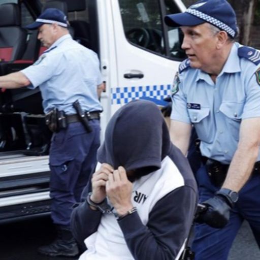 Ep9956: Tin quốc tế - Australia: gần 1000 người bị bắt giữ trong chiến dịch trấn áp tội phạm có tổ chức lớn nhất toàn quốc cover