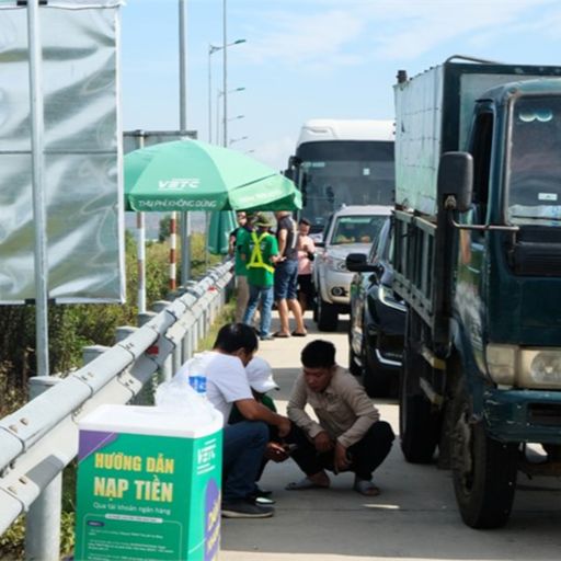 Ep3611: Tin trong nước: Ngày đầu thực hiện thu phí không dừng đoạn cao tốc Đà Nẵng-Quảng Ngãi: Nhiều xe phải quay lại dán thẻ cover