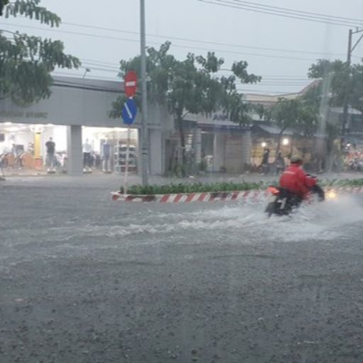 Ep3801: Tin trong nước: Bình Dương: Đường vừa nâng cấp, mở rộng đã ngập thành “sông”  cover