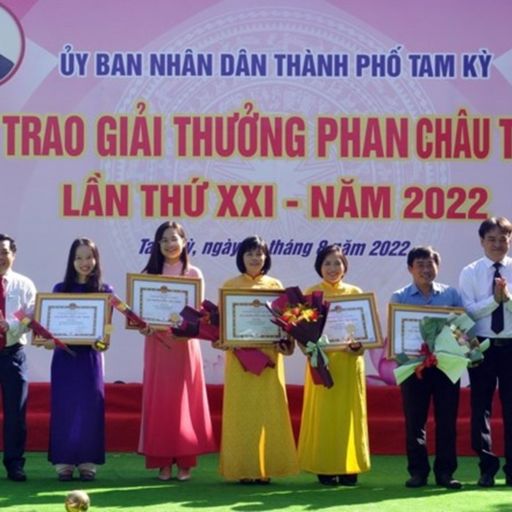 Ep3985: Tin trong nước: Quảng Nam: Thành phố Tam Kỳ trao giải thưởng Phan Châu Trinh cho 86 cá nhân cover