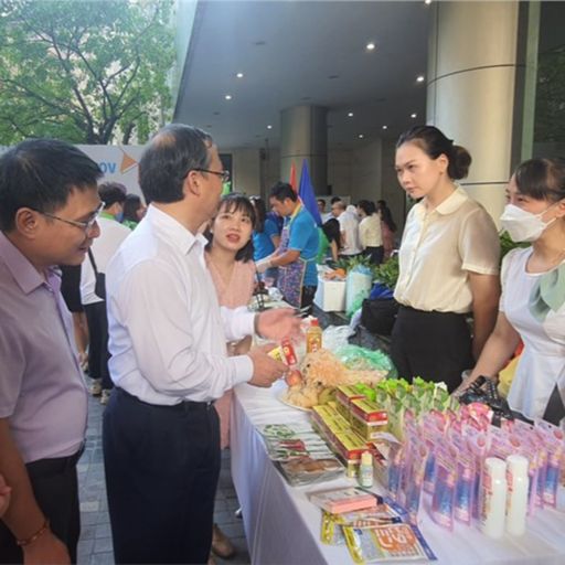 Ep4131: Tin trong nước: Sôi động Hội chợ VOV chào mừng 77 năm Ngày thành lập Đài Tiếng nói Việt Nam cover