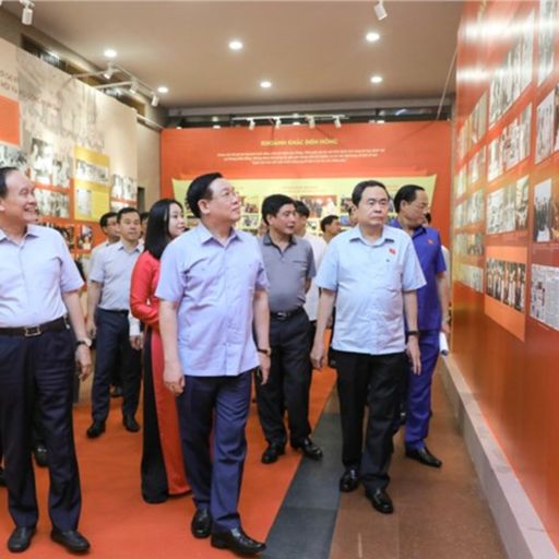 Ep8289: Tin trong nước - Giải Diên Hồng- tôn vinh những tác giả có tác phẩm báo chí xuất sắc về đề tài dân cử image