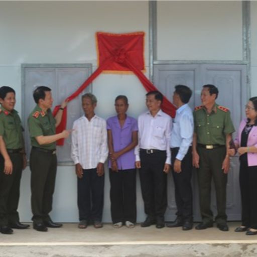 Ep8410: Tin trong nước - Bô Công an hỗ trợ 1.200 căn nhà cho bà con nghèo ở Sóc Trăng  image