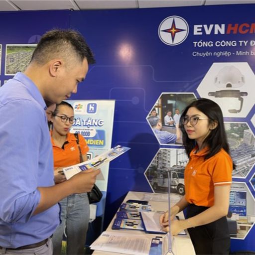Ep8487: Tin trong nước - Nhân viên ngành điện TP.HCM gương mẫu trong tiết kiệm điện  image