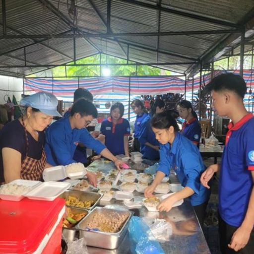 Ep8568: Tin trong nước - Bữa cơm nóng tiếp sức cho thí sinh nghèo vùng cao Bắc Kạn  image