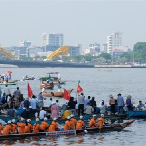 Ep9676: Tin trong nước - Người dân và du khách hào hứng cổ vũ đua thuyền trên sông Hàn, Đà Nẵng image