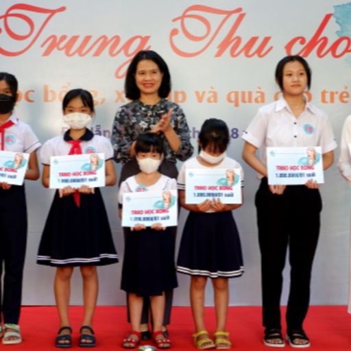 Ep9678: Tin trong nước - Đà Nẵng: Nâng bước học sinh nghèo, trẻ mồi côi do Covid-19 vào năm học mới  image