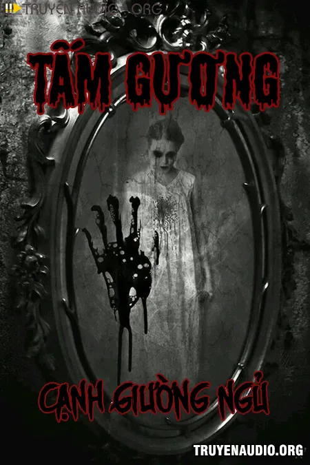 Tấm Gương Cạnh Giường Ngủ