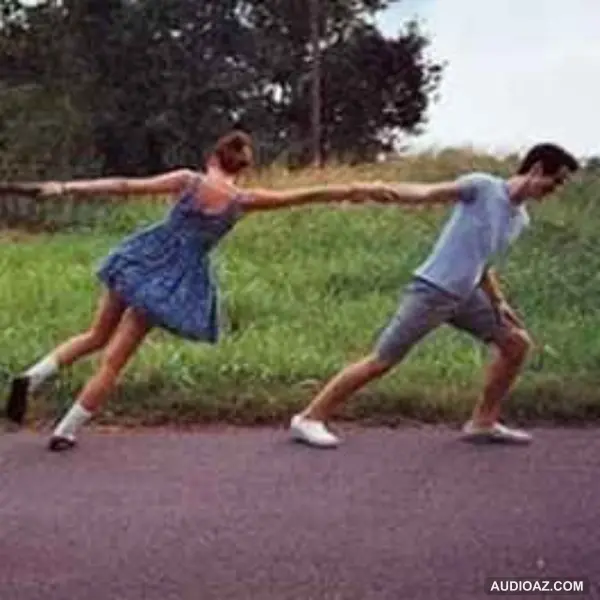 Bâng khuâng đứng giữa đôi dòng nước